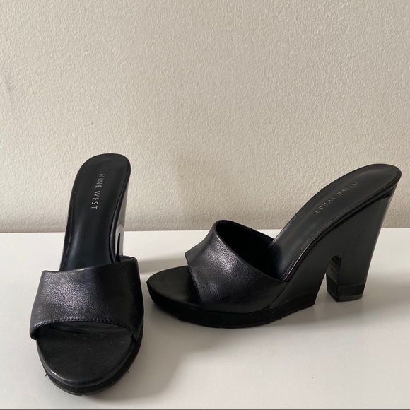 Heels - Picture 3 of 4